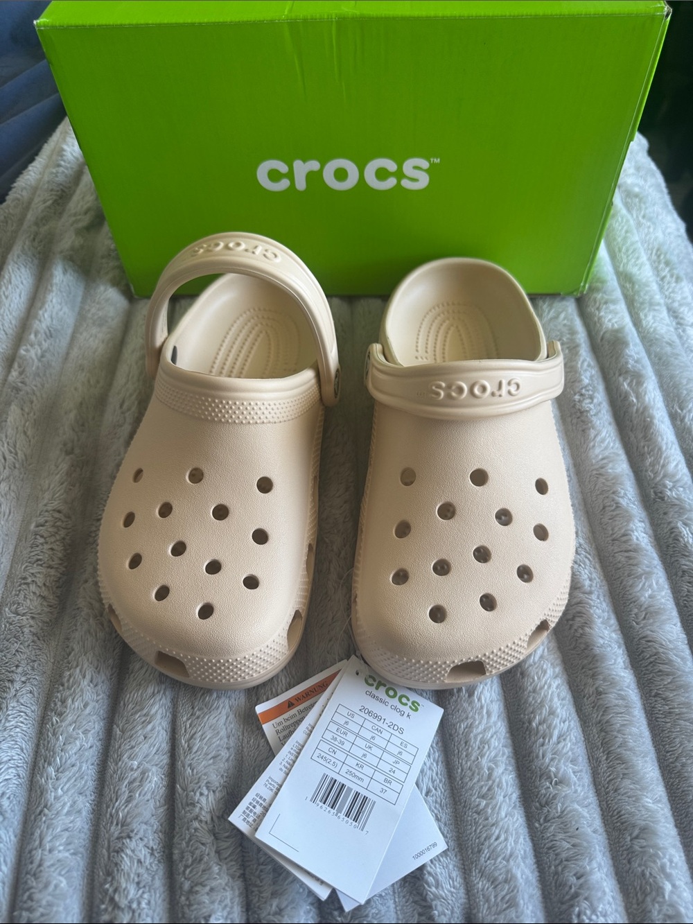 CROCS Classic Clog in Light Beige - 7.5 Women / 6 juniors NWT